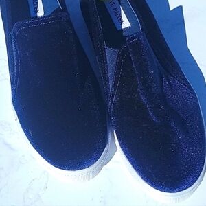 NEW Blue Velvet Steve Madden Slip-on Sneakers